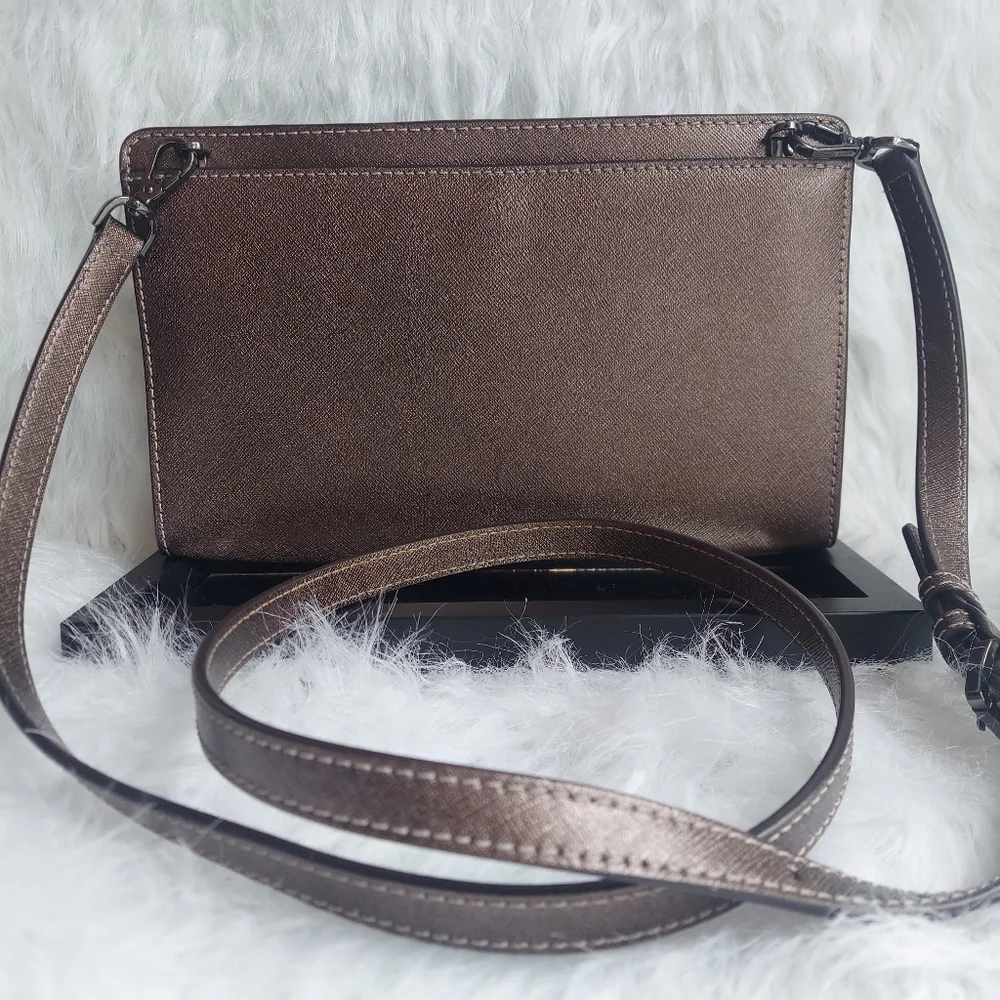 Michael Kors crossbody purse - Picture 3 of 7